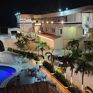 Luna Caribe Hotel