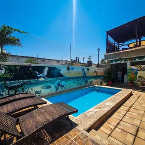+ Hostal